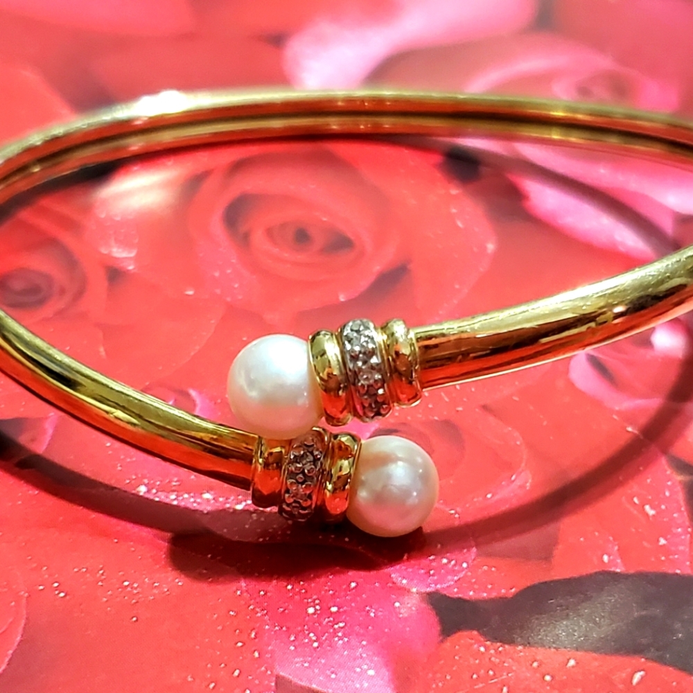 14K Gold Pearl Bangle Bracelet